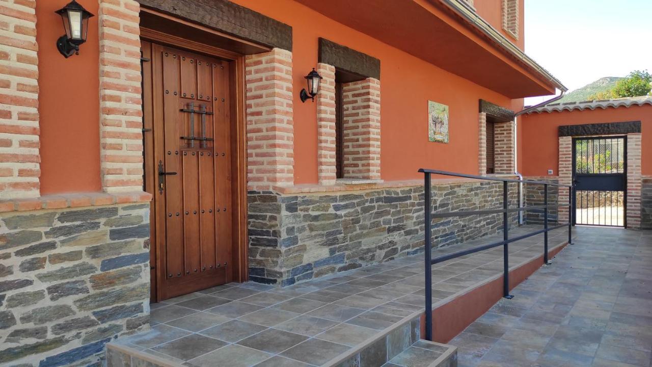 Casa Rural La Colmena Del Geoparque Navatrasierra Luaran gambar