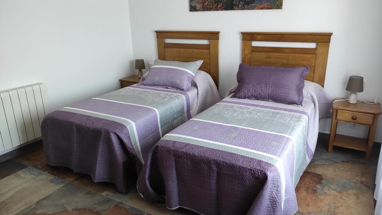 Casa Rural La Colmena Del Geoparque Navatrasierra Luaran gambar